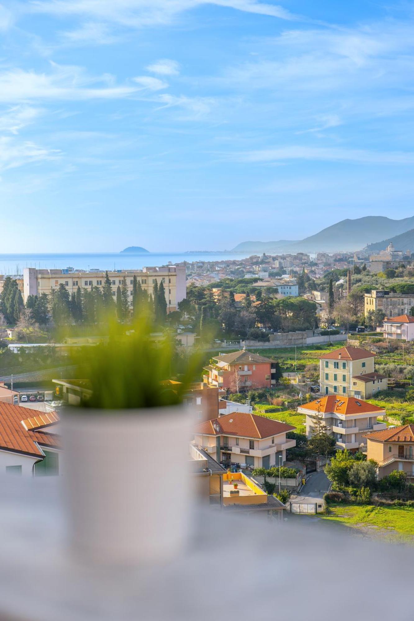 Appartamento Mimosa "A Casa Felice" Пьетра-Лигуре Экстерьер фото